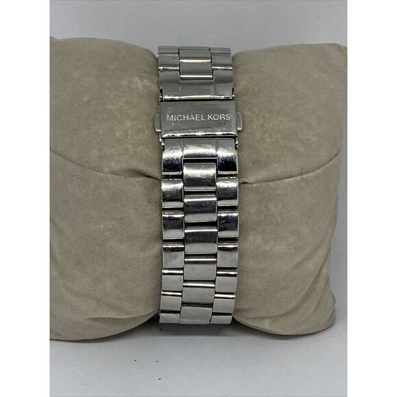 Michael Kors Runway MK5076 Women's Silver Stainless Steel Analog Dial Watch RQ44 - Picture 6 of 12